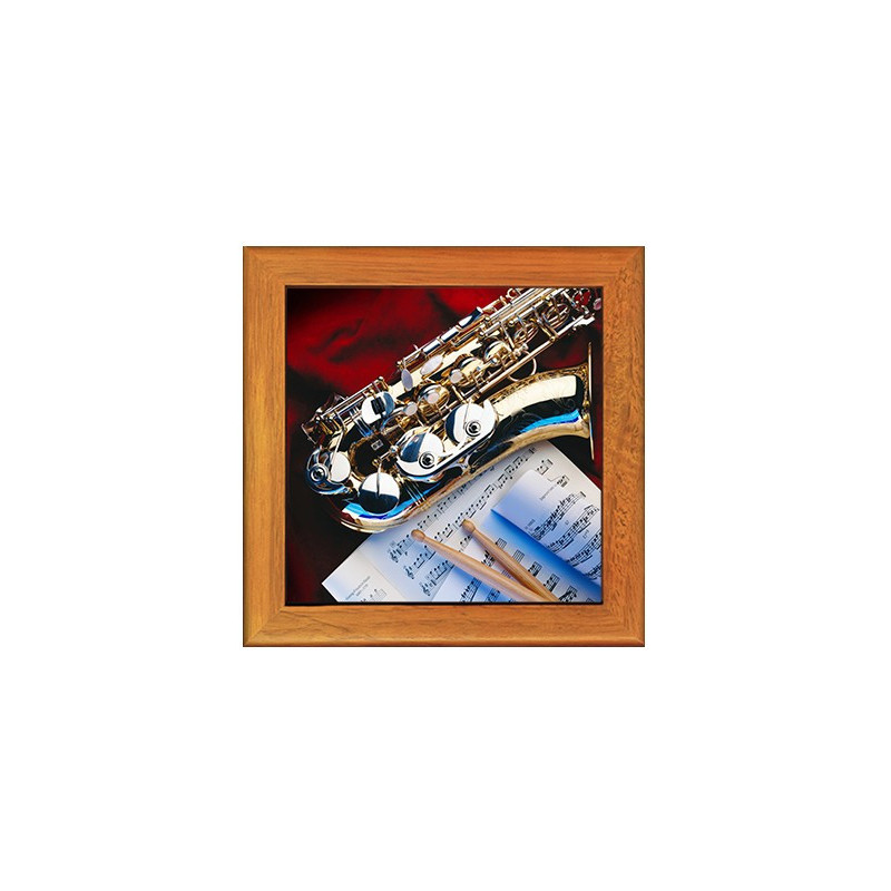 Dessous de plat : Saxophone sur un drap rouge