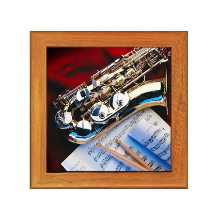Dessous de plat : Saxophone sur un drap rouge