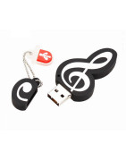 Objets informatique sur le thème de la musique : tapis de souris, clés USB